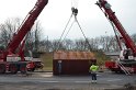 LKW umgestuerzt Niehler Hafen P273